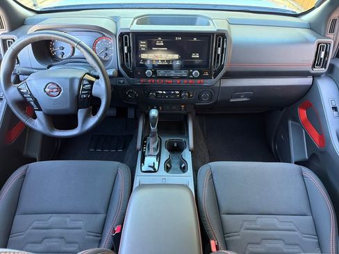 Used 2025 Nissan Frontier PRO-4X w/ Pro Convenience Package image 25