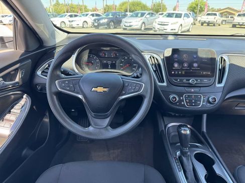 Used 2019 Chevrolet Malibu LT FWD image 24