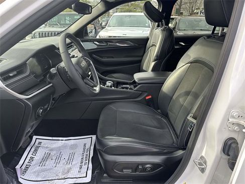 Certified 2023 Jeep Grand Cherokee Altitude image 15