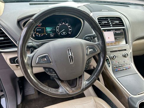 Used 2017 Lincoln MKX Reserve w/ Lincoln MKX Climate Package FWD image 41