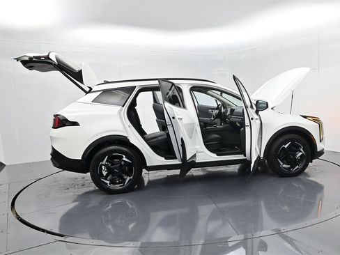 New 2026 Kia Sportage EX w/ EX Panoramic Sunroof Package image 54