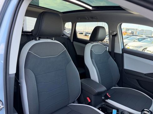 New 2026 Volkswagen Taos SE image 22