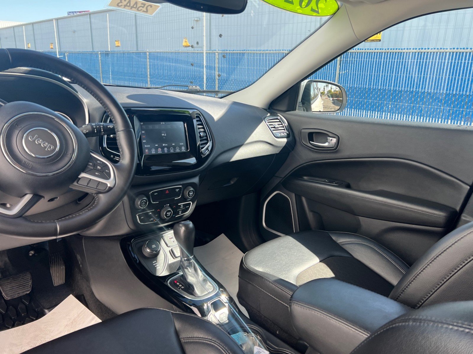 Used 2020 Jeep Compass Latitude AWD/4WD image 18