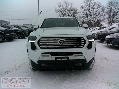 Used 2024 Toyota Tacoma Limited image 7