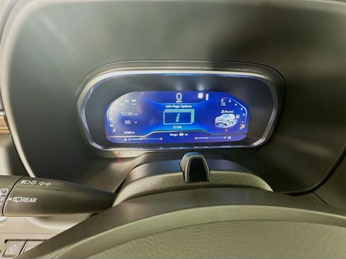 Used 2023 Chevrolet Tahoe High Country w/ Advanced Technology Package image 21