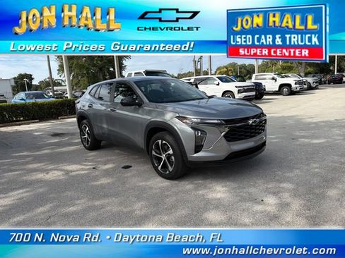 Used 2025 Chevrolet Trax RS w/ Driver Confidence Package FWD image 1
