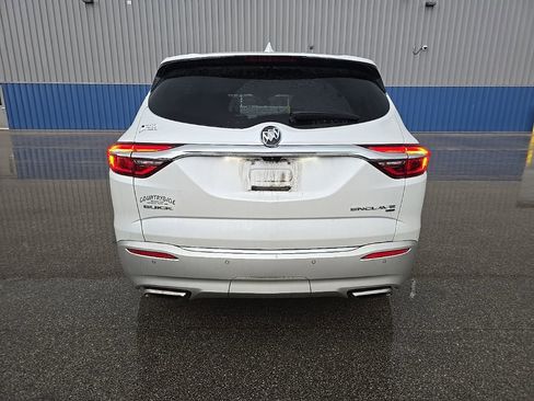 Used 2018 Buick Enclave Avenir w/ Avenir Technology Package AWD/4WD image 4