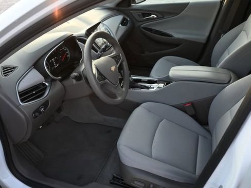 Used 2023 Chevrolet Malibu LT image 9