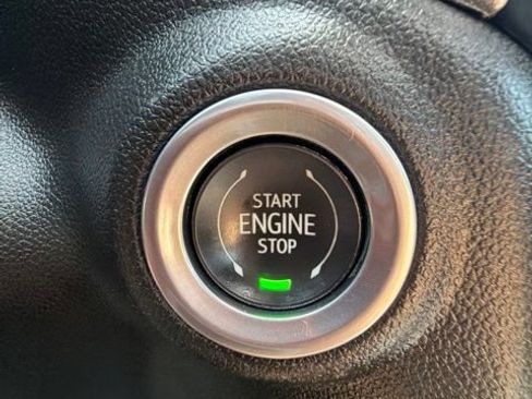 Used 2019 GMC Sierra 1500 SLT w/ SLT Premium Plus Package AWD/4WD image 17