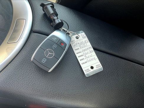 Used 2021 Mercedes-Benz GLC 300 4MATIC Coupe image 10