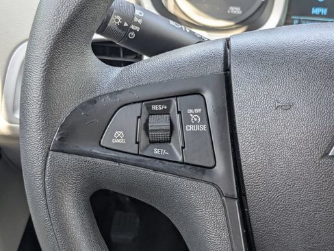 Used 2017 Chevrolet Equinox LS FWD image 30