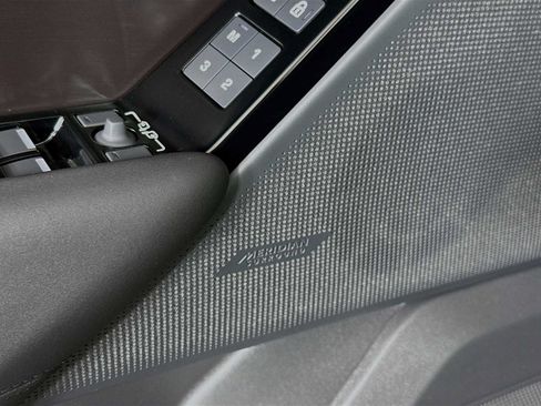 Used 2026 Land Rover Range Rover Velar Dynamic SE AWD/4WD image 19