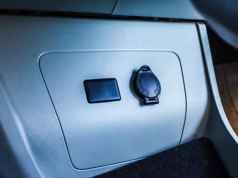 Used 2015 Toyota Prius Two image 10