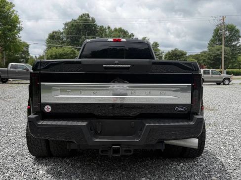 Used 2022 Ford F450 Platinum w/ FX4 Off-Road Package AWD/4WD image 6