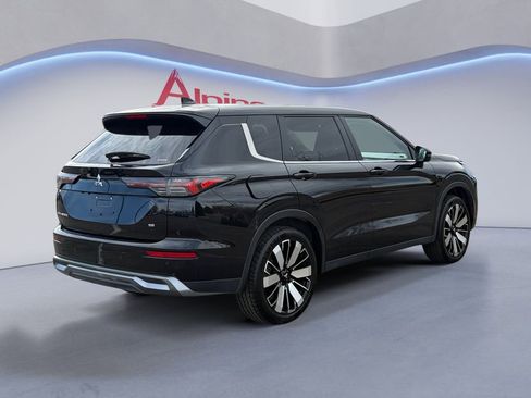 Used 2025 Mitsubishi Outlander SE image 5