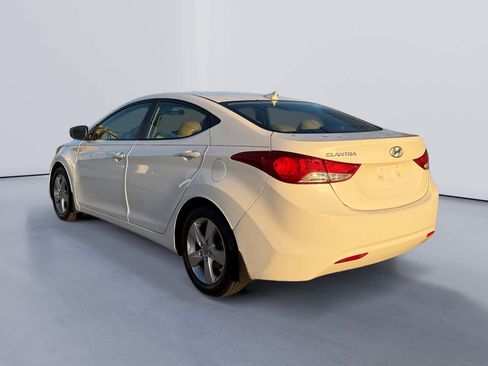 Used 2013 Hyundai Elantra GLS w/ Preferred Pkg image 5