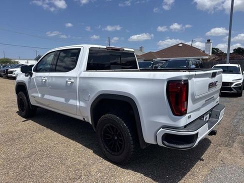Used 2022 GMC Sierra 1500 AT4 w/ AT4 Premium Package AWD/4WD image 9