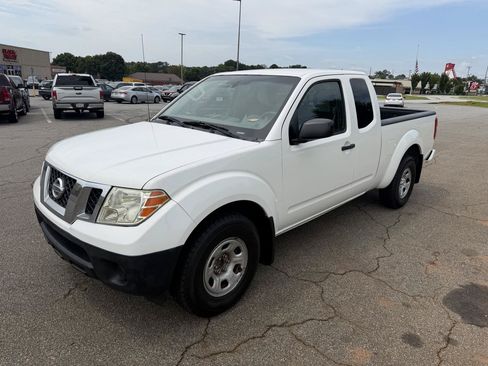 Used 2018 Nissan Frontier S RWD image 1