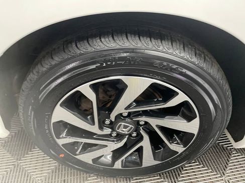 Used 2018 Honda Civic EX image 23