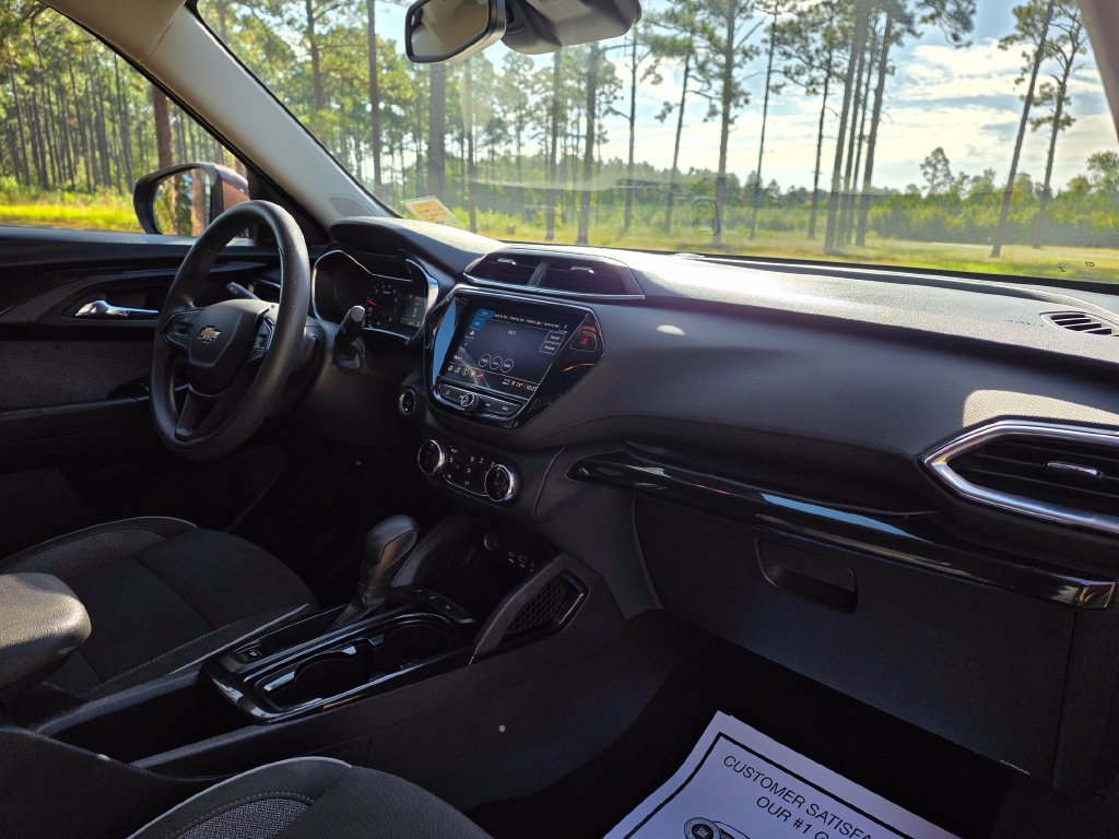 Used 2022 Chevrolet TrailBlazer LT w/ Convenience Package FWD image 26