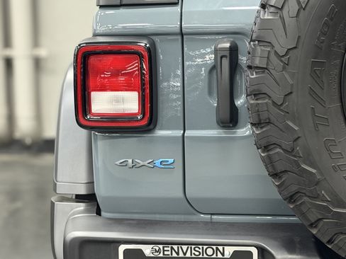 Used 2024 Jeep Wrangler Unlimited image 16