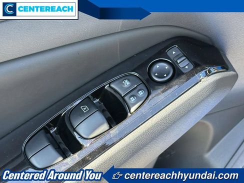 Used 2025 Nissan Altima 2.5 SL FWD image 16