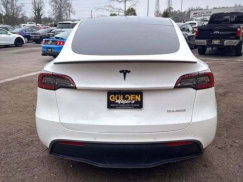 Used 2022 Tesla Model Y Performance image 10