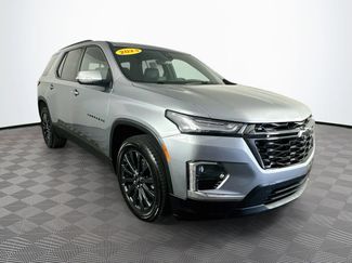 Used 2023 Chevrolet Traverse RS FWD video 3