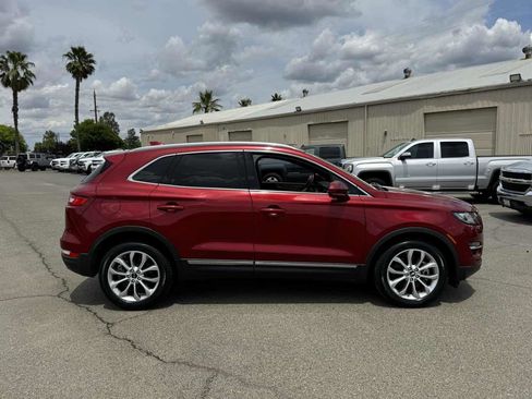 Used 2019 Lincoln MKC Select w/ Select Plus Package AWD/4WD image 11