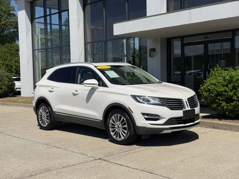 Used 2017 Lincoln MKC Reserve w/ Lincoln MKC Climate Package AWD/4WD image 2