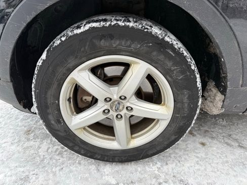 Used 2017 Ford Explorer XLT w/ Equipment Group 202A image 7