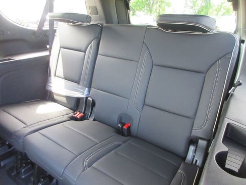 New 2026 GMC Yukon XL Elevation w/ Elevation Premium Package AWD/4WD image 13