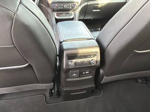 Used 2023 GMC Acadia SLT image 20