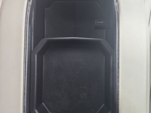 Used 2017 Toyota Highlander XLE image 25