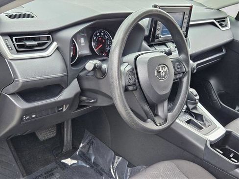 Used 2022 Toyota RAV4 XLE image 10