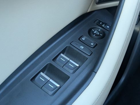 Certified 2025 Acura TLX w/ Technology Package image 23