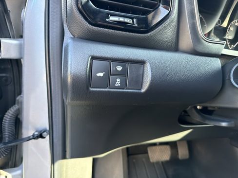 Used 2025 Honda Pilot TrailSport image 17