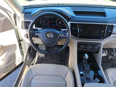 Used 2018 Volkswagen Atlas SEL Premium image 18