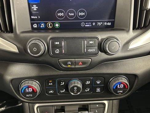 Used 2024 GMC Terrain SLT AWD/4WD image 14