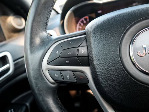 Used 2022 Jeep Grand Cherokee Laredo X AWD/4WD image 19