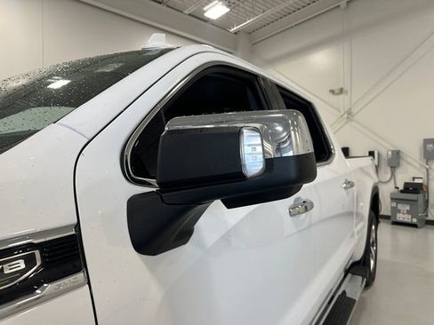 Used 2023 GMC Sierra 1500 SLT w/ SLT Premium Plus Package AWD/4WD image 12