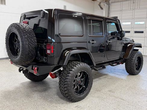 Used 2016 Jeep Wrangler Unlimited Rubicon AWD/4WD image 4