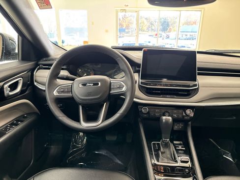 Used 2023 Jeep Compass Limited w/ Sun and Sound Group image 22