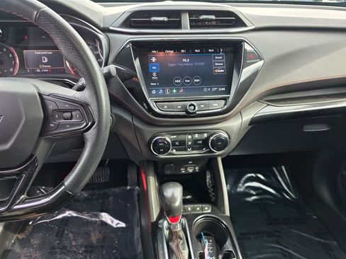 Used 2021 Chevrolet TrailBlazer RS w/ Sun and Liftgate Package image 22