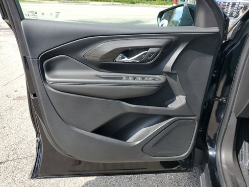 Used 2023 GMC Terrain SLE image 27