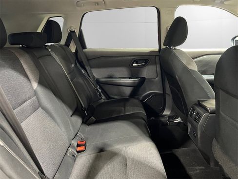 Used 2021 Nissan Rogue SV image 16