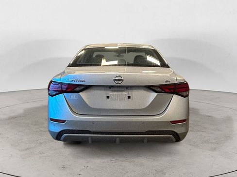 Used 2020 Nissan Sentra SV image 5