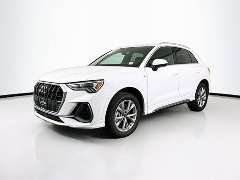 Used 2024 Audi Q3 2.0T Premium image 3