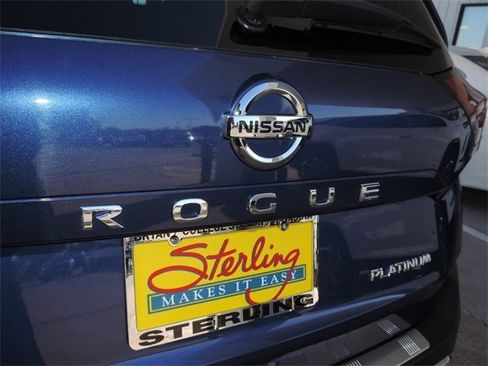 Used 2021 Nissan Rogue Platinum image 17