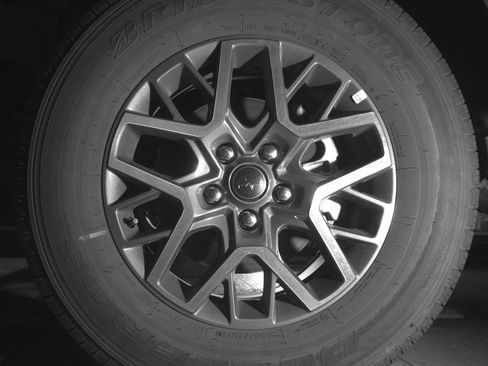 Used 2025 Jeep Wrangler Sahara image 12